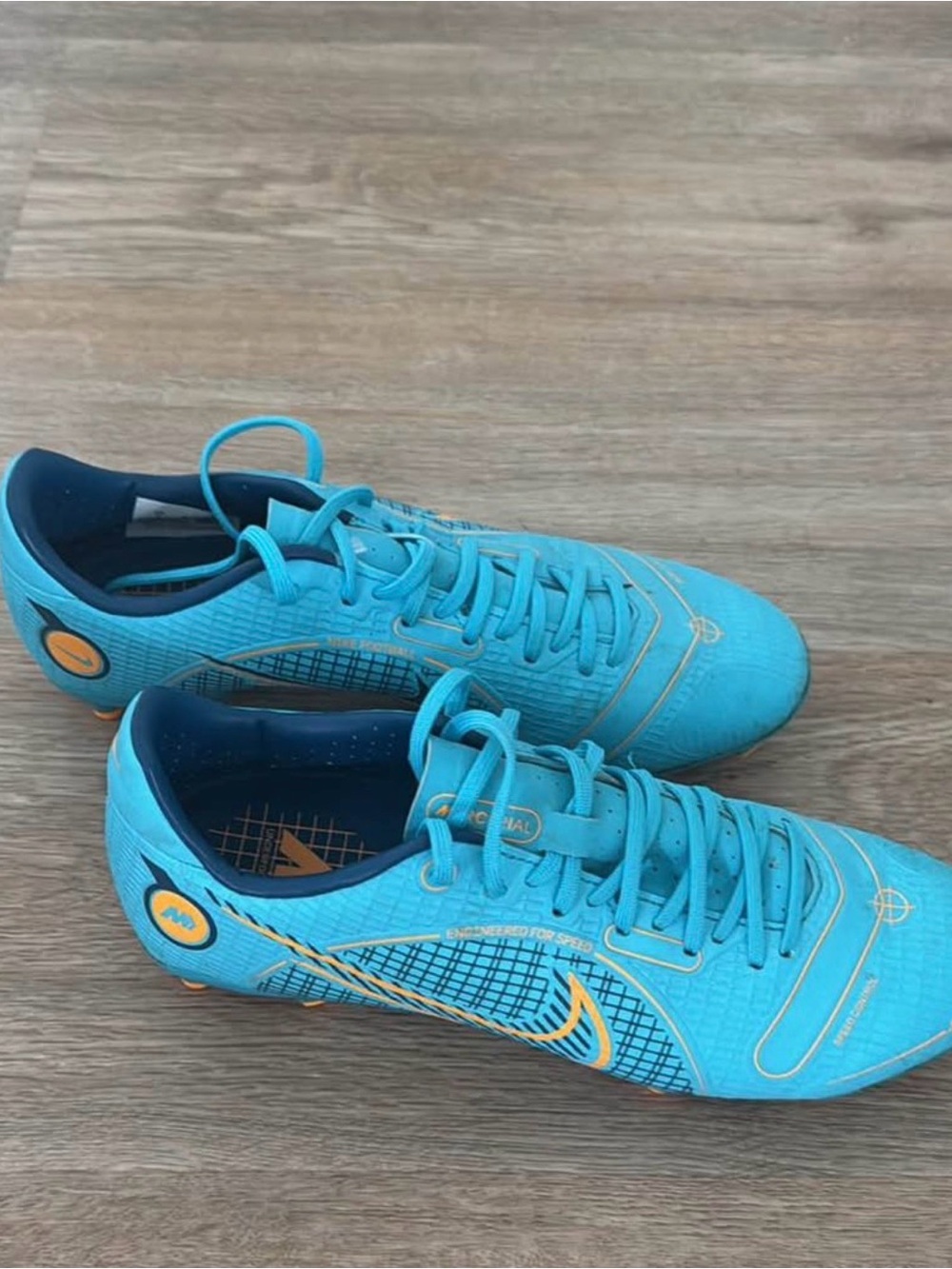 ⚽ Nike Mercurial Cleats — 37.5